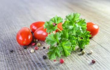 Summertime Gluten-Free Pesto Pasta Salad