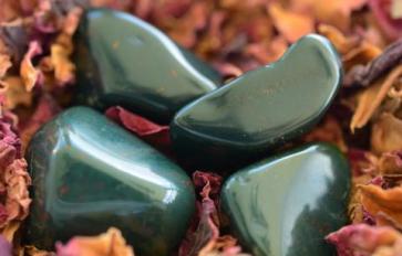 Aries Birthstones: Igniting Passion and Intention with Diamond & Bloodstone