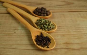 12 Super Herbs and Spices
