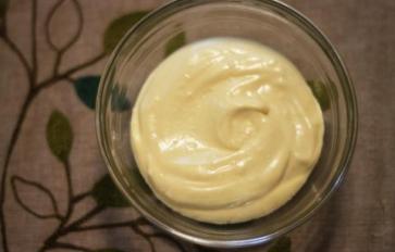 How To Make Your Own (Healthier) Mayonnaise