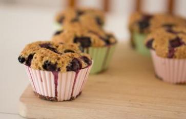 Vegan Recipe: Apple-Blueberry Muffins 