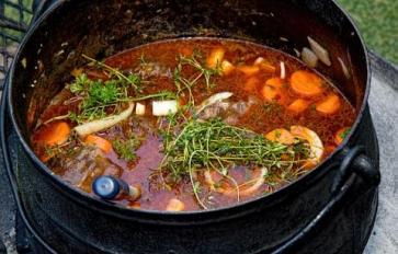 Hearty Vegetable Soup (Vegan)