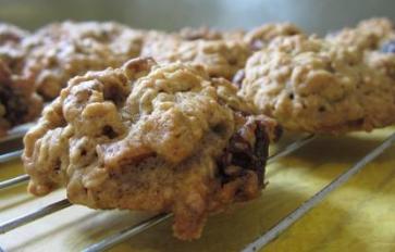 Recipe: Chewy Oatmeal Cranberry Cookies (Vegan, Gluten-Free)