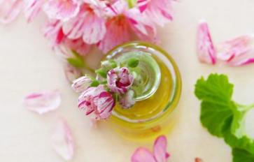 Natural Hair Care: Make Your Own Oil Elixir