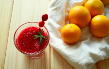 Cooking With Essential Oils 101: Detox With This Zesty Cranberry Elixir