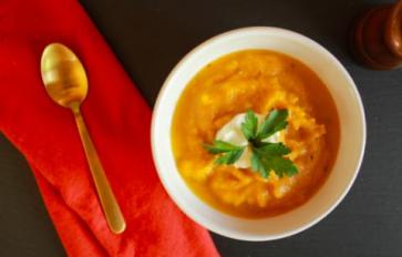 Cooking with Essential Oils 101:  Spiced Pumpkin Soup with Chickpeas (Vegan)