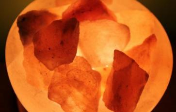 The Healing Benefits of Himalayan Salt Lamps