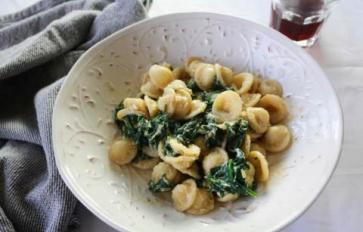 Pasta With Creamy Cashew Squash Sauce (Vegan)