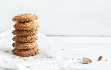 Dessert For Breakfast: Banana-Applesauce Oatcakes (Gluten-Free)