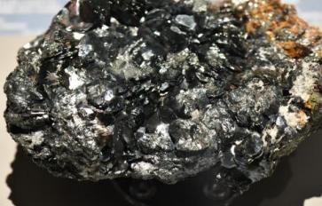 How To Use Hematite to Create Healthy Boundaries in Relationships