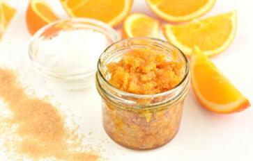 5 DIY Lip Scrubs For Chapped Lips