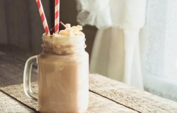 Dandelion Coffee Milkshake (Vegan)